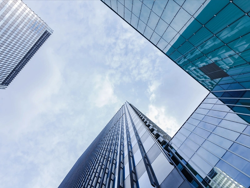 Aplicações de vidro arquitetônico em paredes de cortina