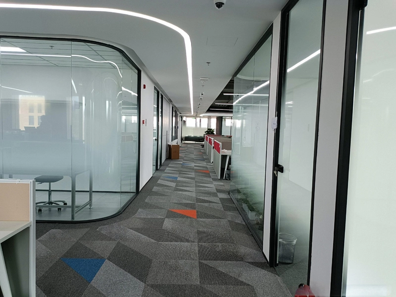 Aplicações de vidro arquitetônico na área de privacidade