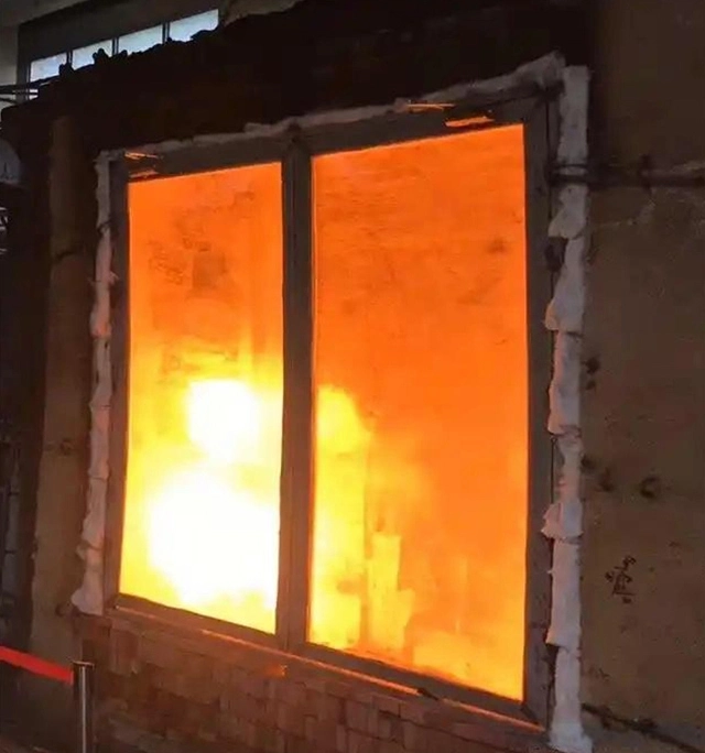 Blog de vidro à prova de fogo e baixar